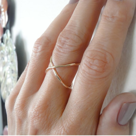 Gold filled criss cross ring sz 5 - Picture 3 of 3